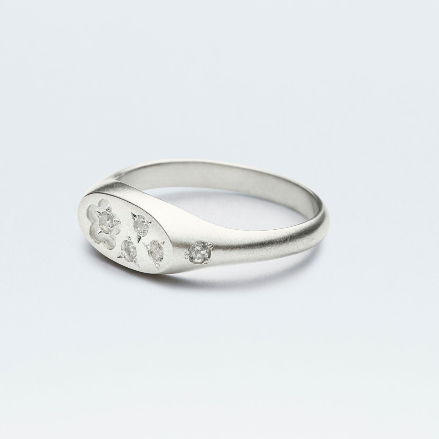 Flower Signet Ring Mini / Silver925 / White