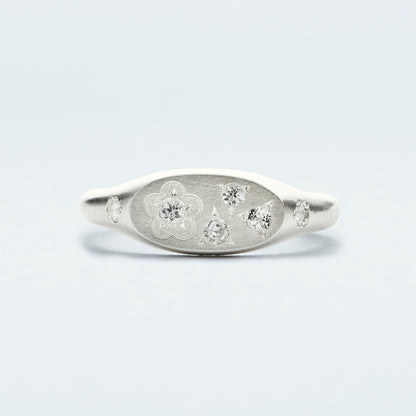 Flower Signet Ring Mini / Silver925 / White
