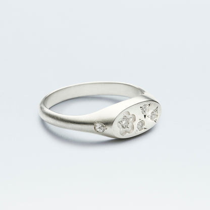 Flower Signet Ring Mini / Silver925 / White