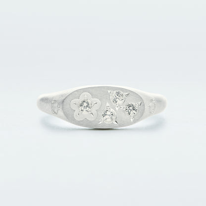Flower Signet Ring Mini / Silver925 / White