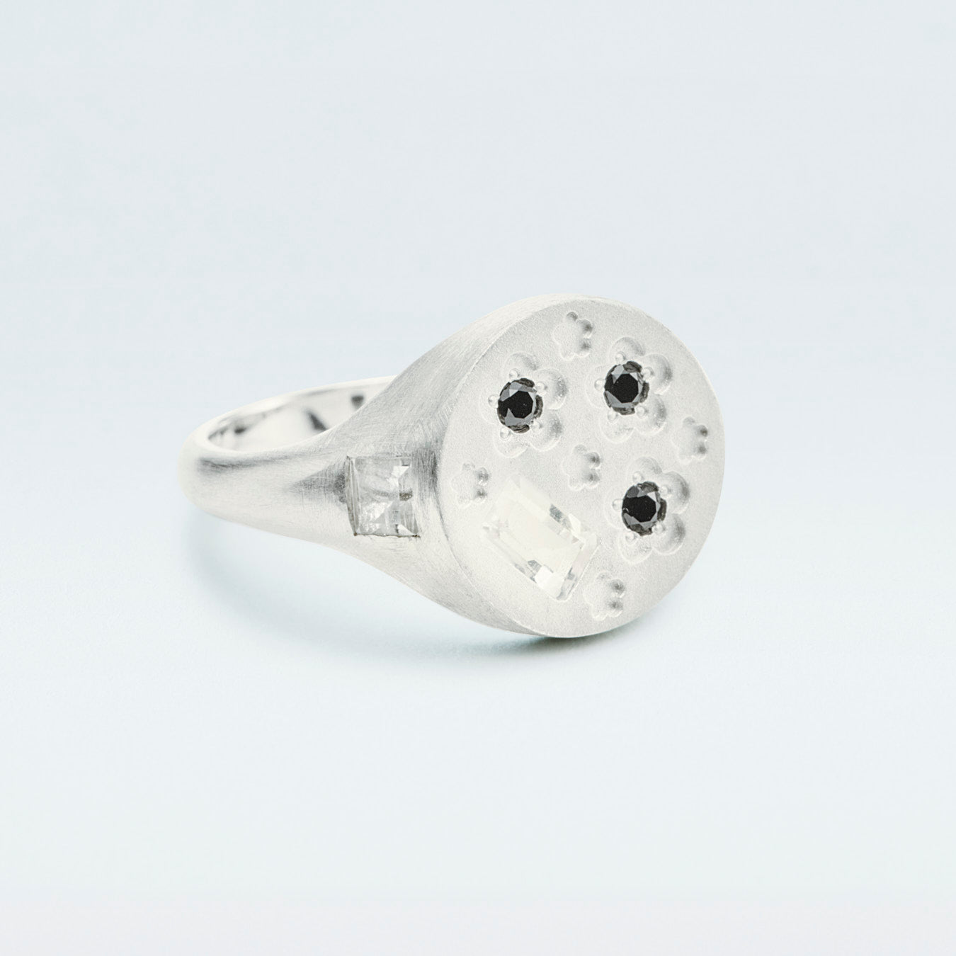 【Limited Edition】Flower Signet Ring / Silver925 / Black