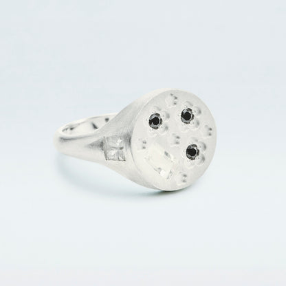 【Limited Edition】Flower Signet Ring / Silver925 / Black