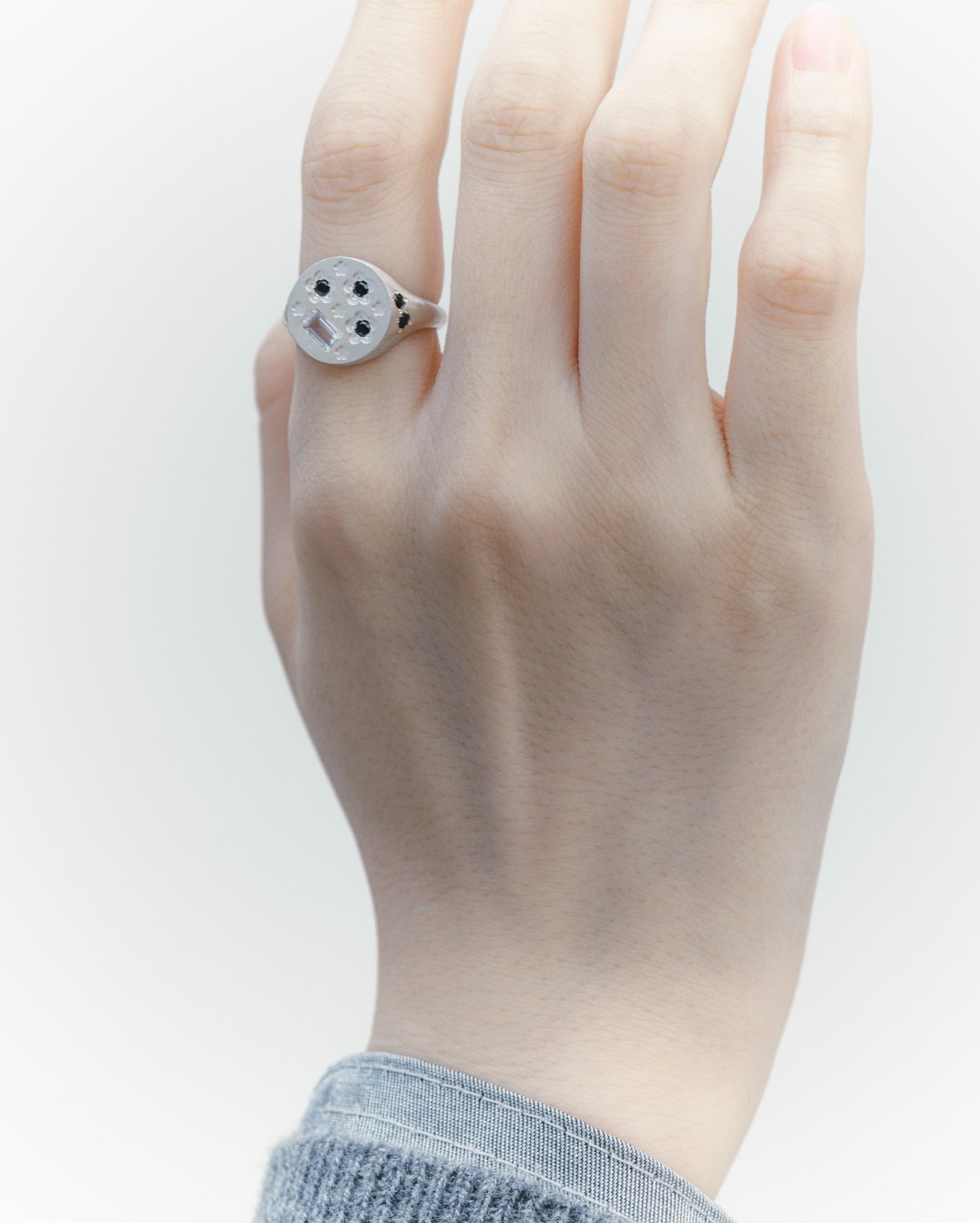 【Limited Edition】Flower Signet Ring / Silver925 / Black